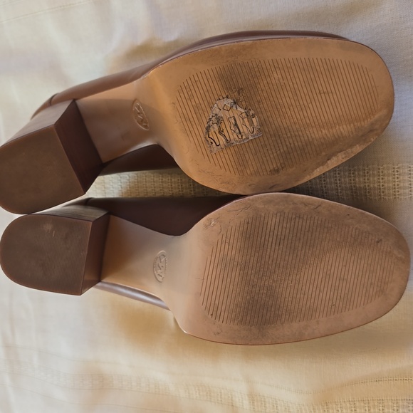 Michael Michael Kors Eden Leather Platform Loafer Tan - Picture 6 of 8